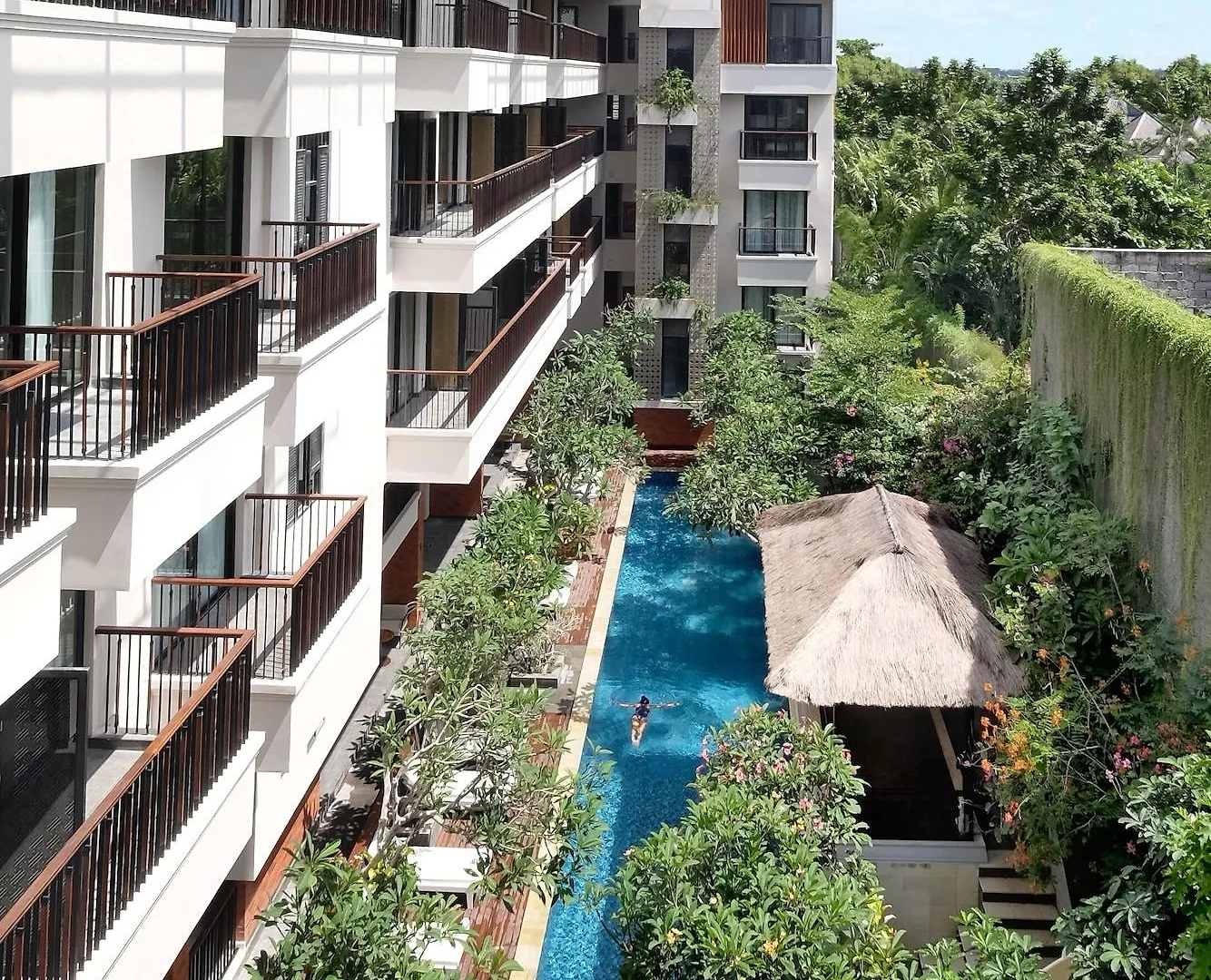 Jambuluwuk Oceano Seminyak Hotel