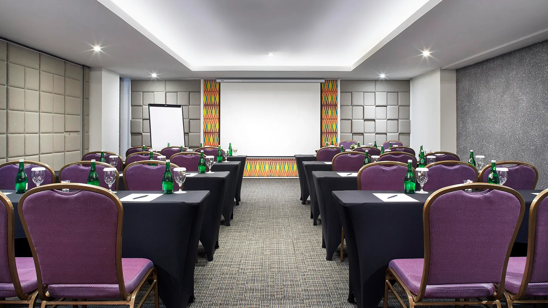 Jambuluwuk Oceano Seminyak Hotel