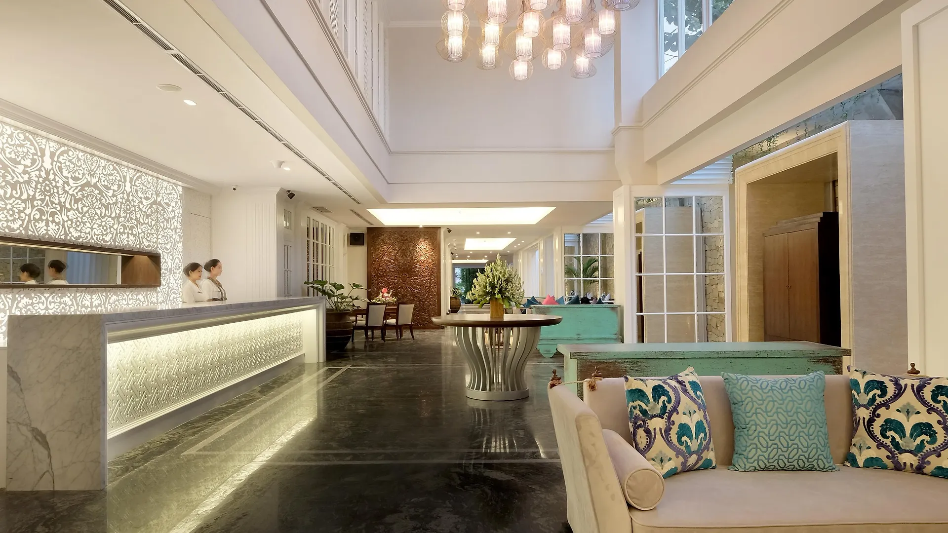 Jambuluwuk Oceano Seminyak Hotel