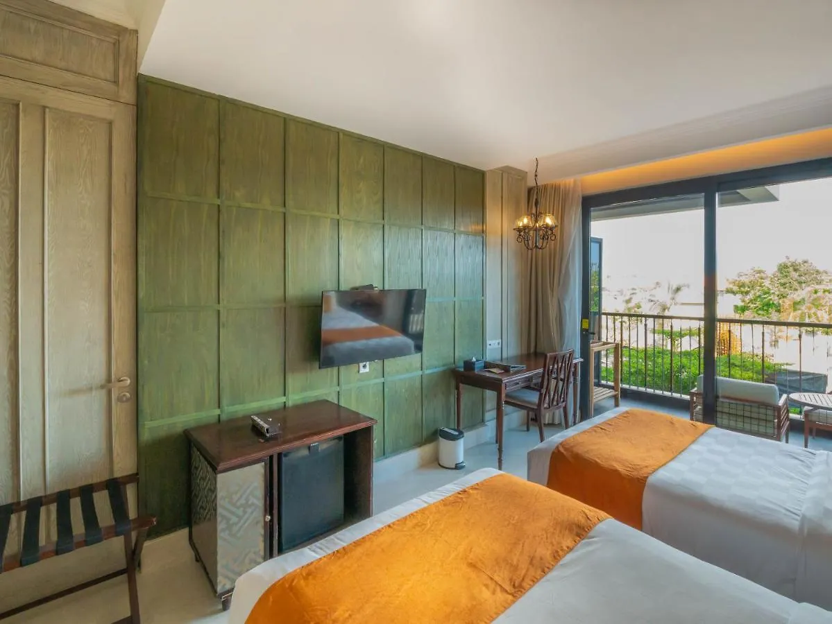 Jambuluwuk Oceano Seminyak Hotel