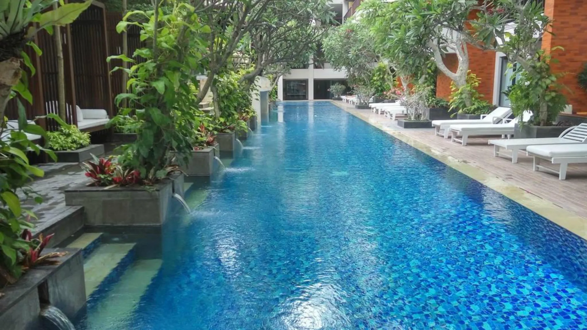 Jambuluwuk Oceano Seminyak Hotel
