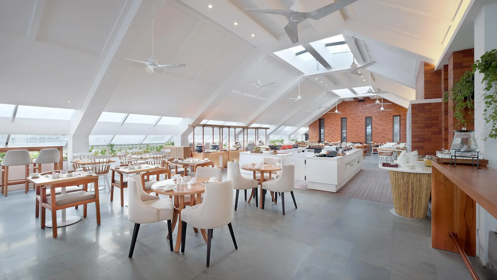 Jambuluwuk Oceano Seminyak Hotel Indonesia