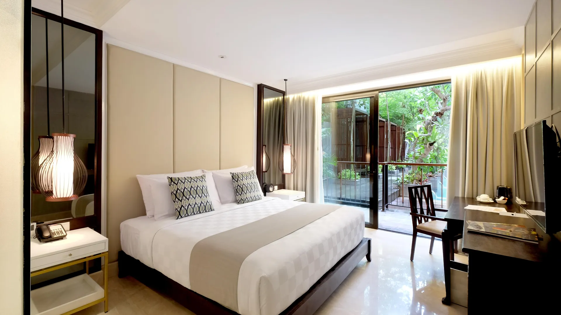 Jambuluwuk Oceano Seminyak Hotel  Seminyak (Bali)