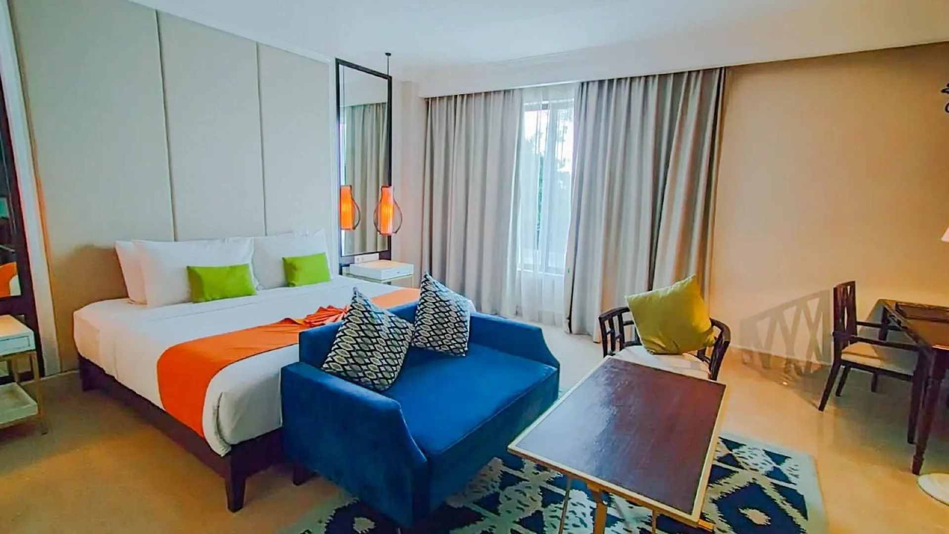 Jambuluwuk Oceano Seminyak Hotel